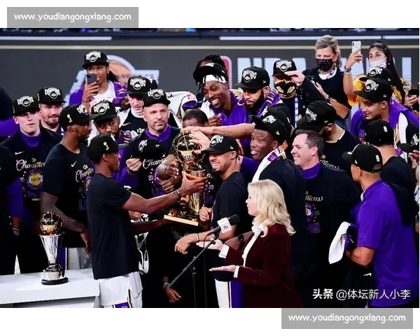 数据解析湖人对阵热火攻防效率与关键球表现全景观察季后赛走势判断